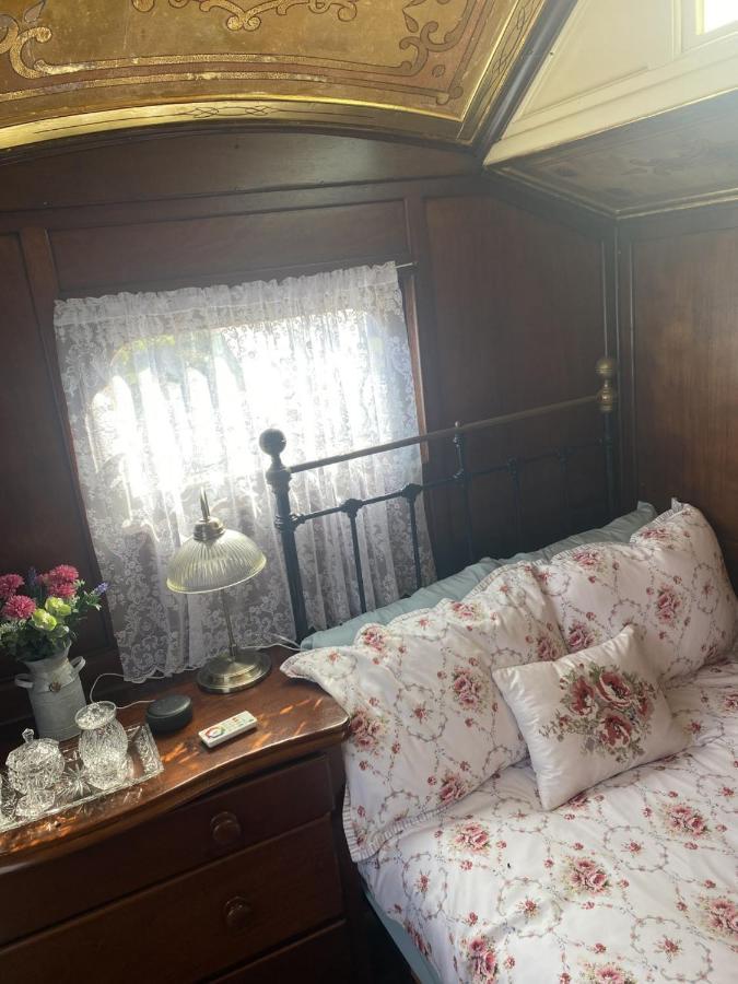Vintage Showman's Wagon For Two Close To Plymouth